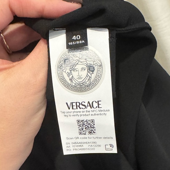 VERSACE CONTRAST-COLLAR SABLÉ MIDI SHIRT DRESS - Size 40 - NWT - Picture 7 of 13